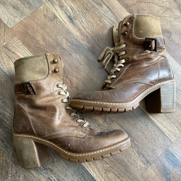 Weinbrenner Shoe Company Shoes - Size 8-9 Vintage Weinbrenner lace up heel boots